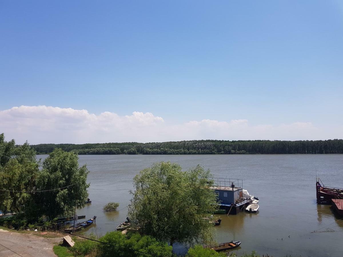 Portul Dunarii Hotel Harsova Екстериор снимка