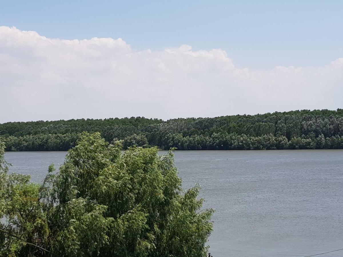 Portul Dunarii Hotel Harsova Екстериор снимка