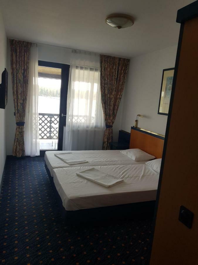 Portul Dunarii Hotel Harsova Екстериор снимка