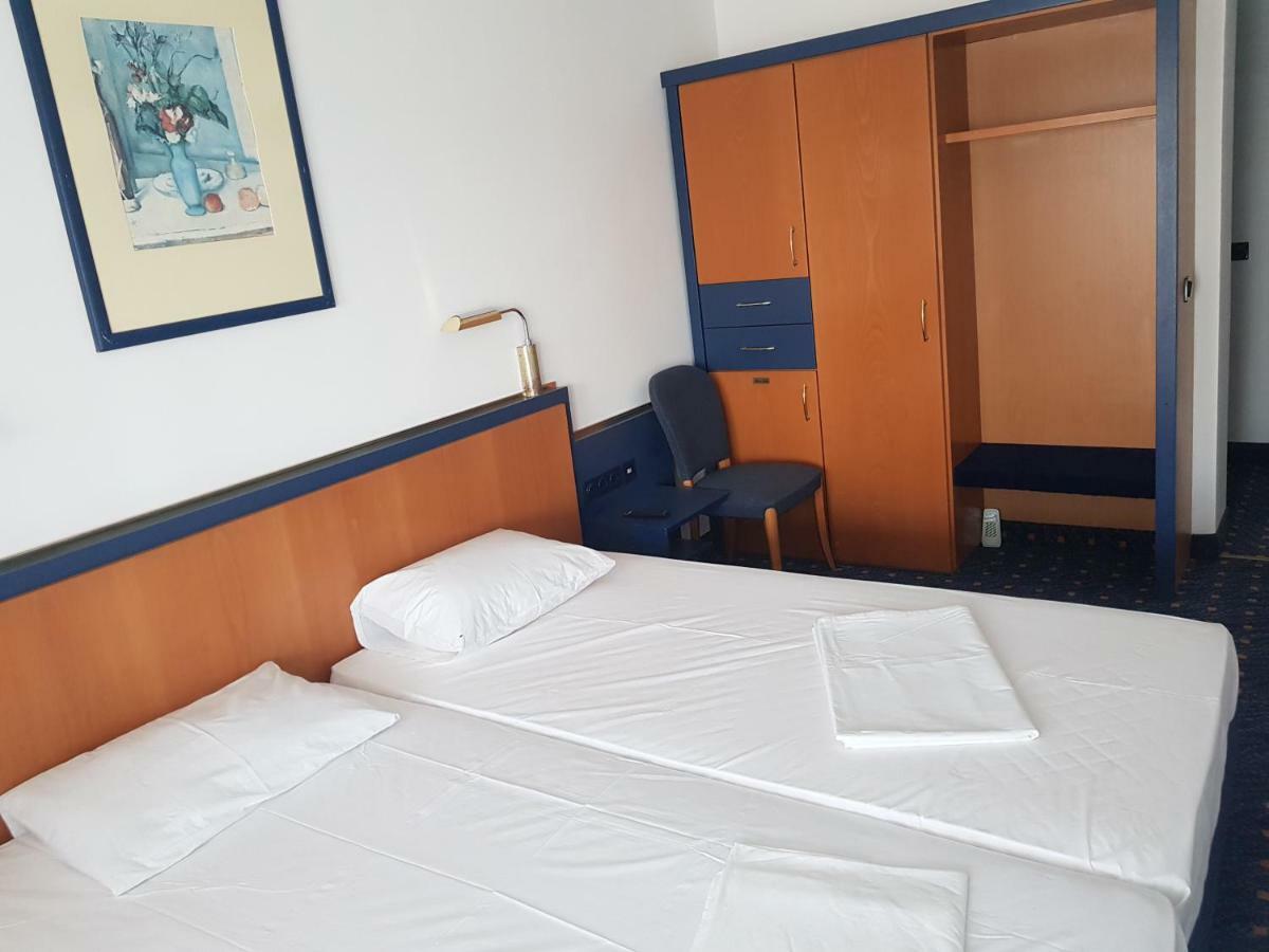 Portul Dunarii Hotel Harsova Екстериор снимка