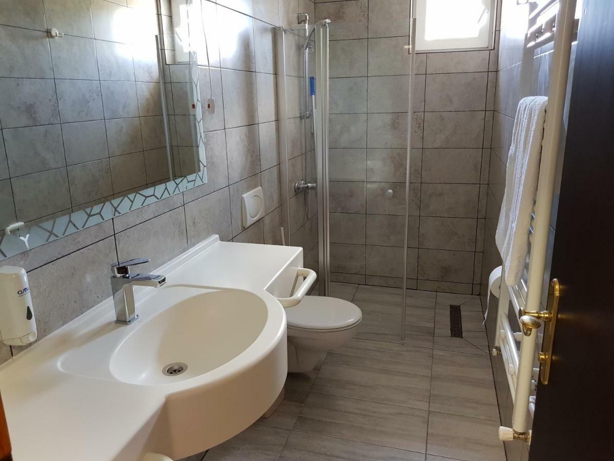 Portul Dunarii Hotel Harsova Екстериор снимка
